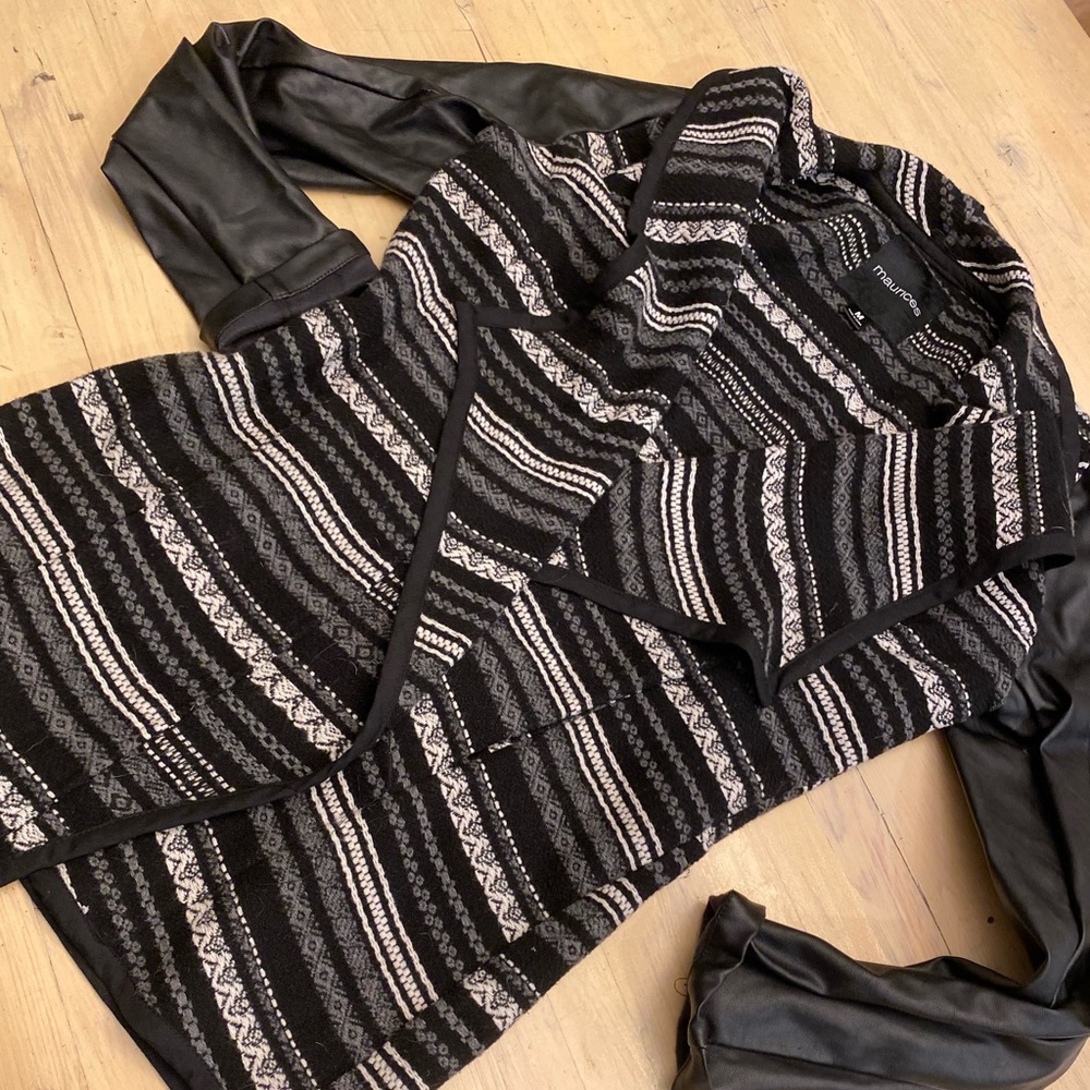 Posh light jacket with pleather sleeves